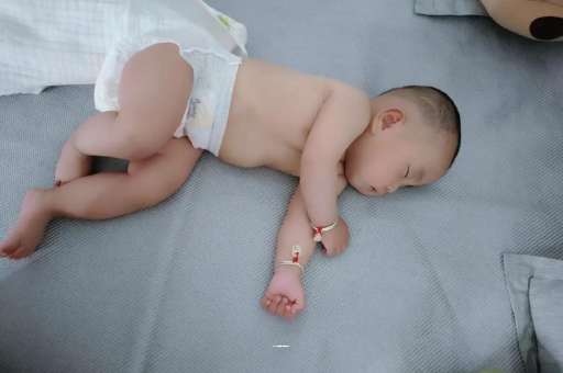 贵州怀孕多久会显肚子